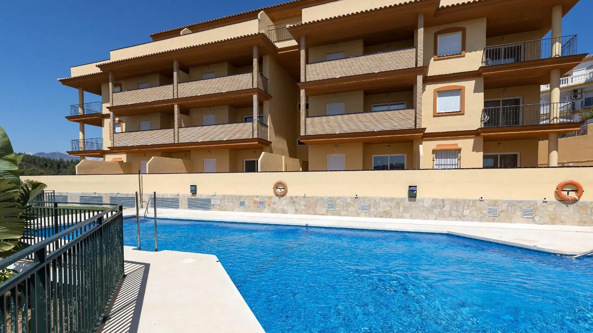 La Perla Del Faro Apartment 0*,