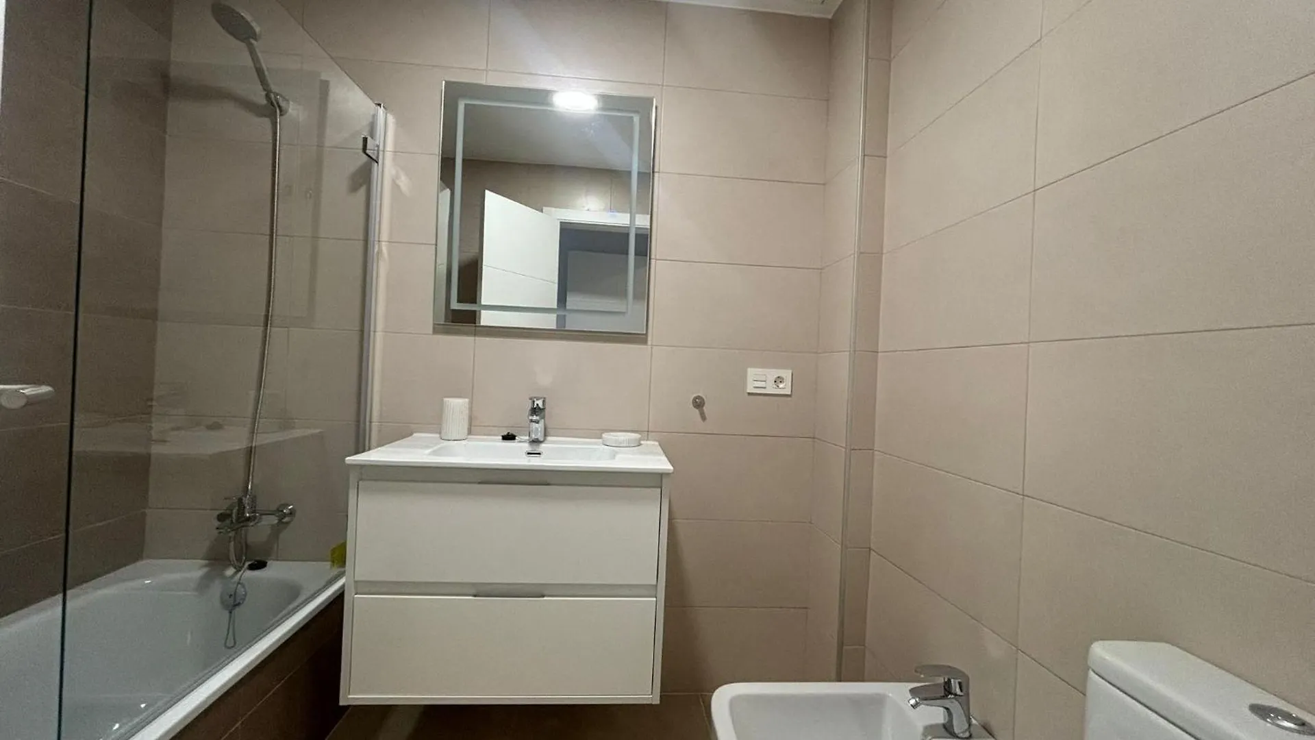 La Perla Del Faro Apartment